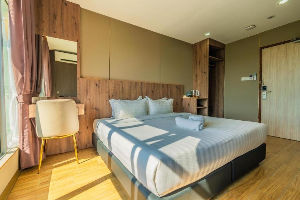 Flypod Hotel 3*